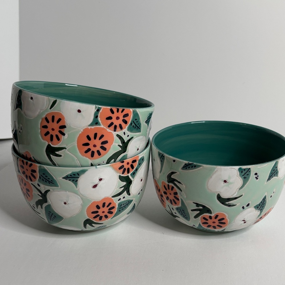 🌸✨ Anthropologie Mathilde Hand-Painted Stoneware Bowls – Set of 3 ✨🌸